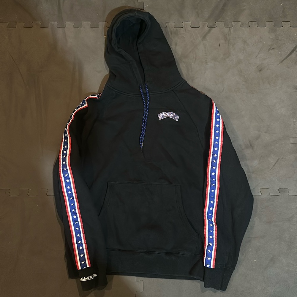 Mitchell and Ness 76ers hoodie